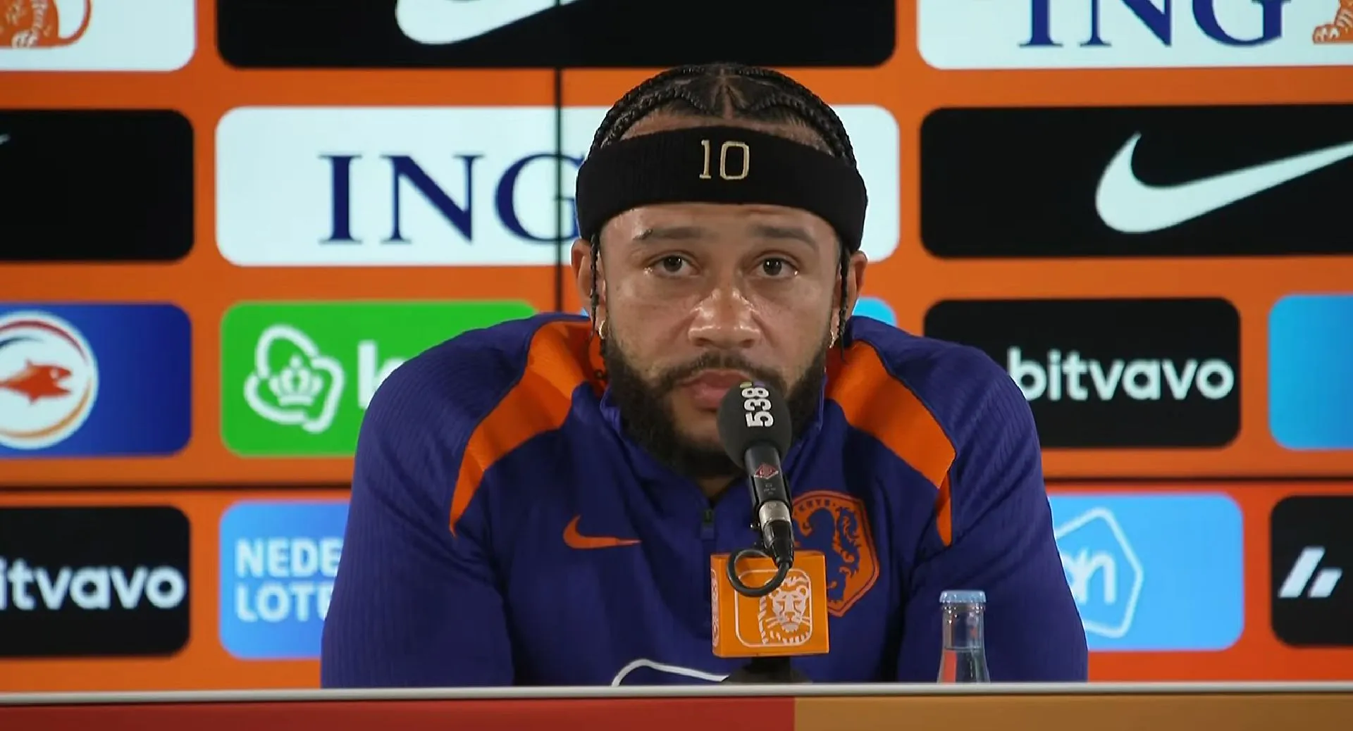 Wout Weghorst opgepast: Memphis gaat nu óók voor titel 'meest krankzinnige spits van Nederland' (video)
