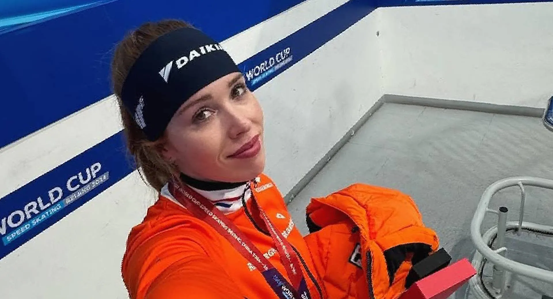 Schaatsster Antoinette de Jong deelt intieme foto met haar beste vriend, maar rijdt liever op iets anders