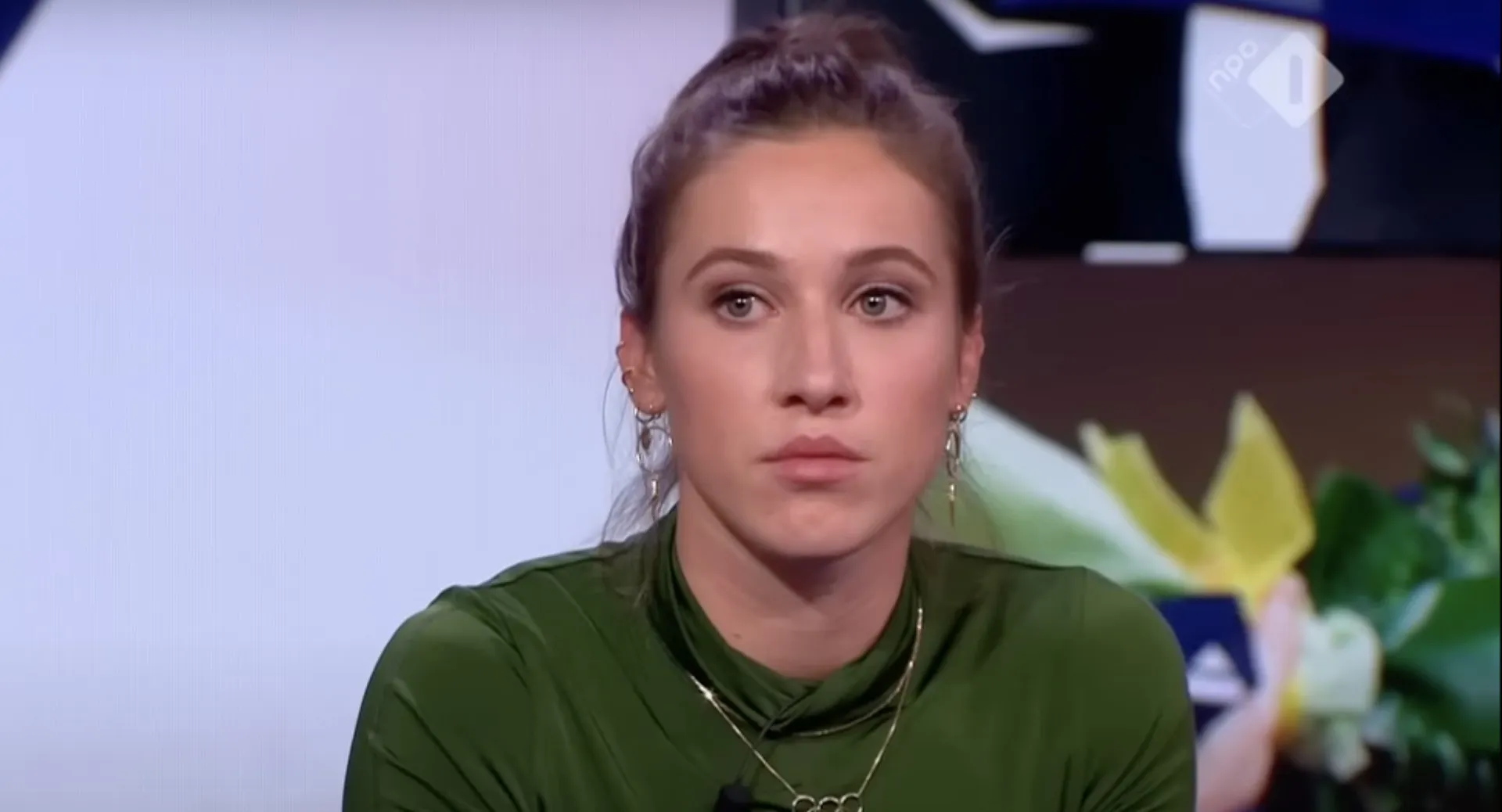 Fotobewijs: Suzanne Schulting en Ziggo Sport-presentator uit elkaar? Schaatsster negeert vriend na tripje in buitenland (foto)