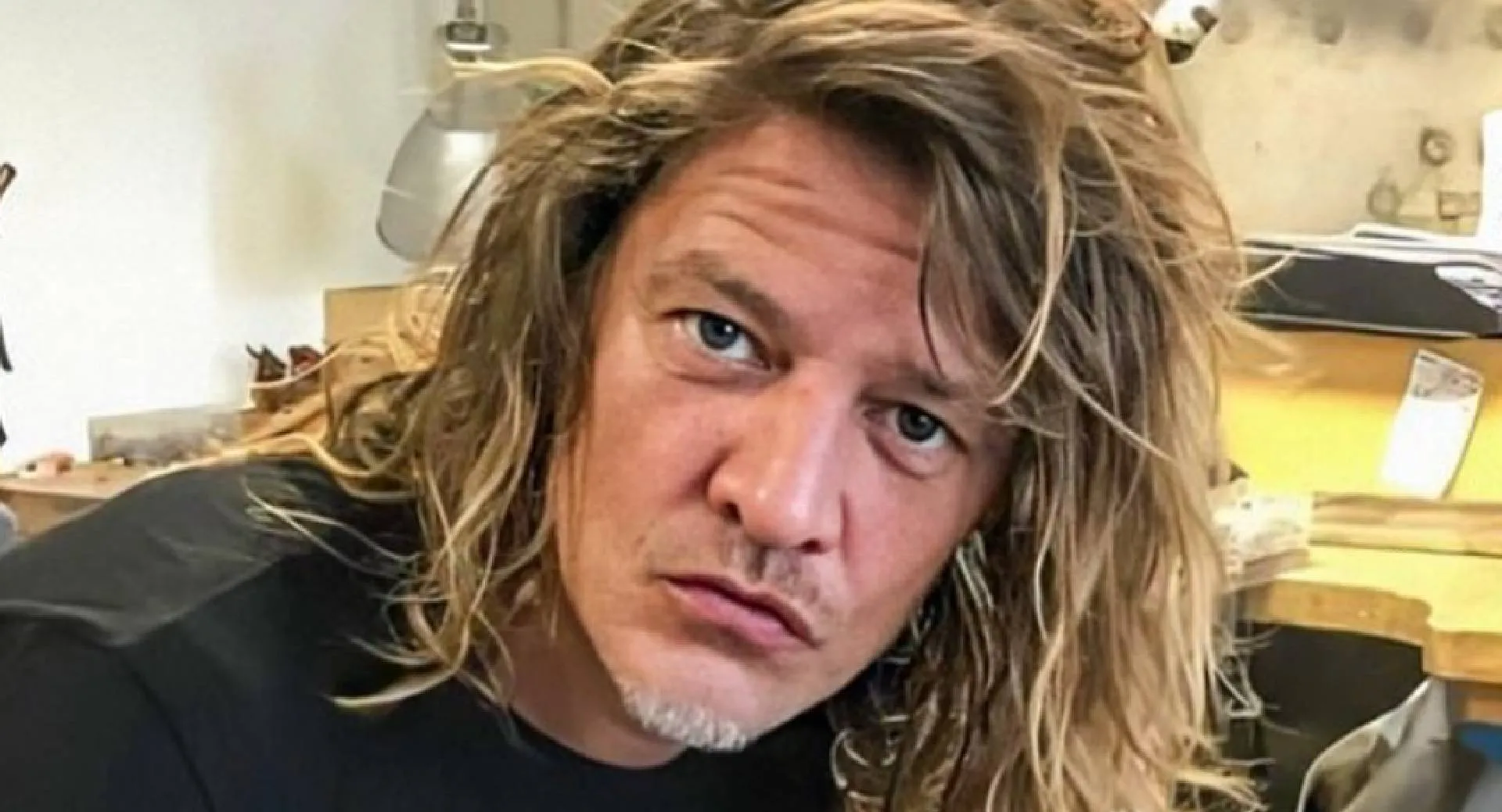 Ernstige zorgen om acteur Tygo Gernandt na ontslag en mishandelen vriendin (foto)