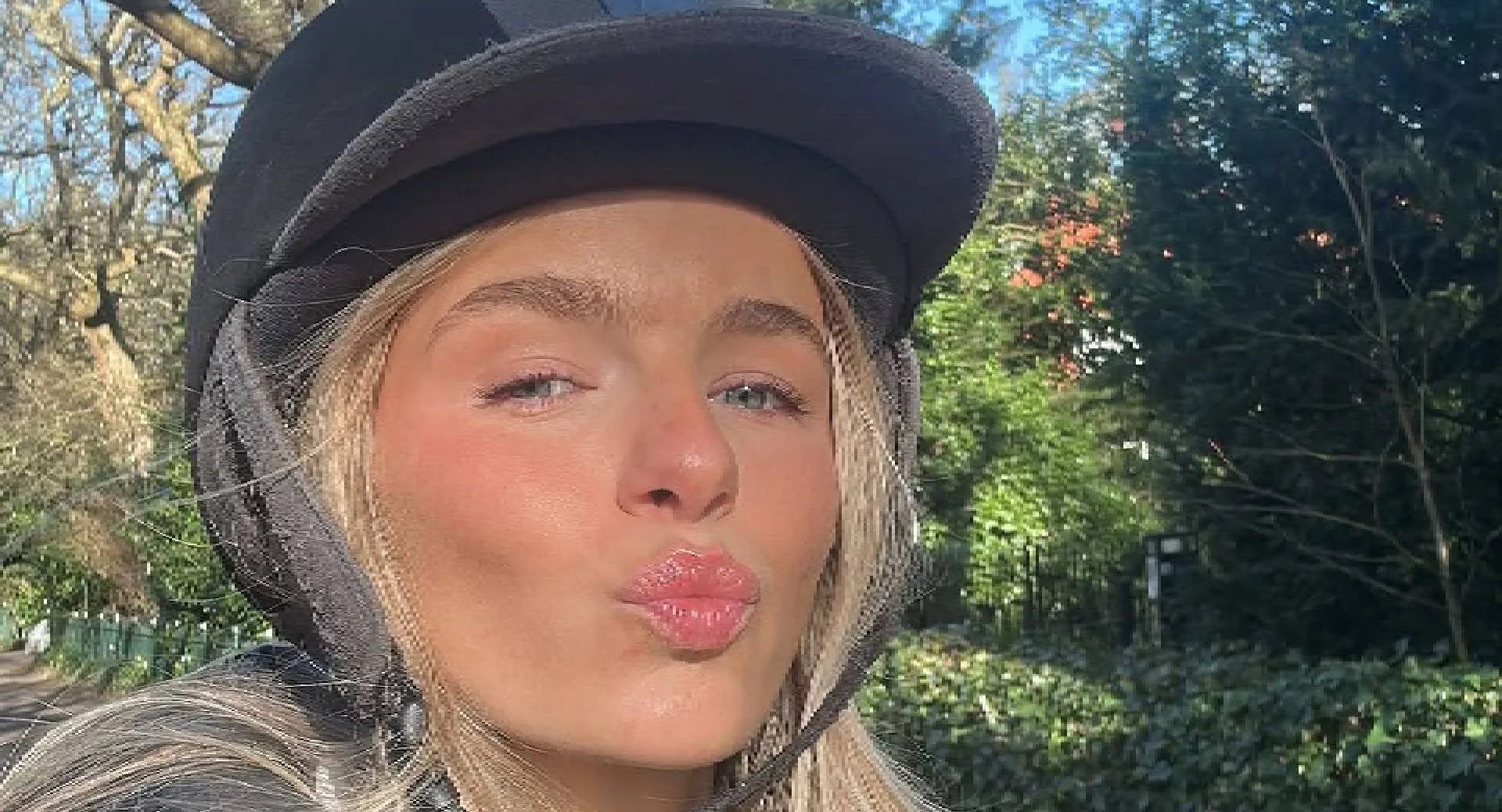 Lies Zhara brengt zichzelf in gevaar voor ultieme strandfoto (video)