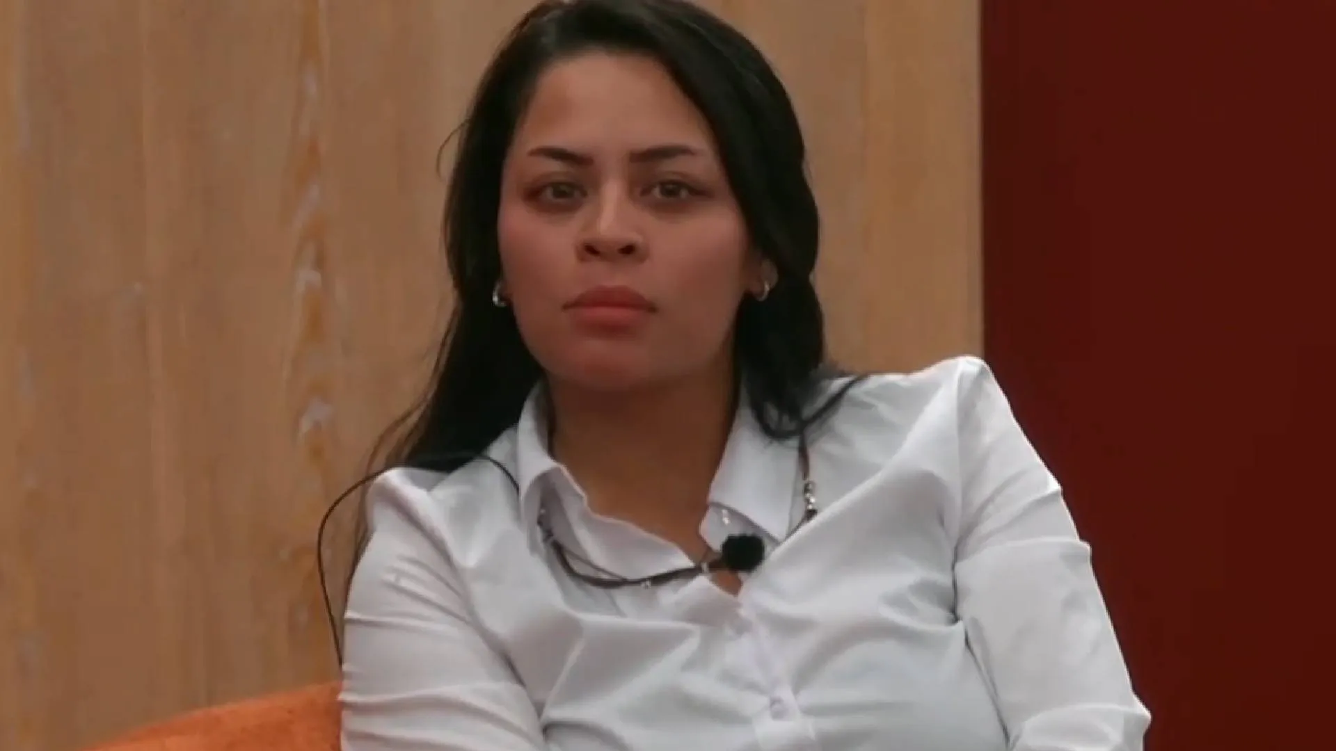 Schokkend: Jane van Big Brother probeert stiekem medebewoners te 'vergiftigen' (video)