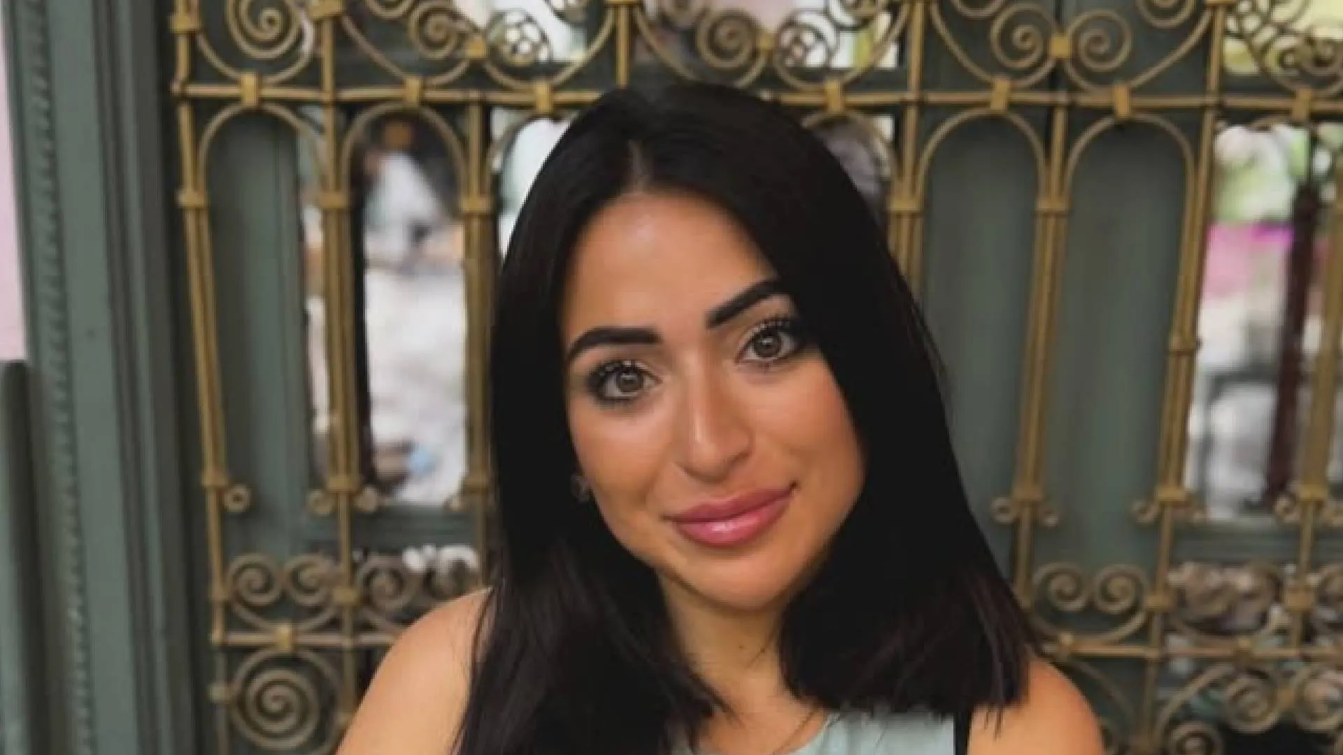 Lale Gul (22)