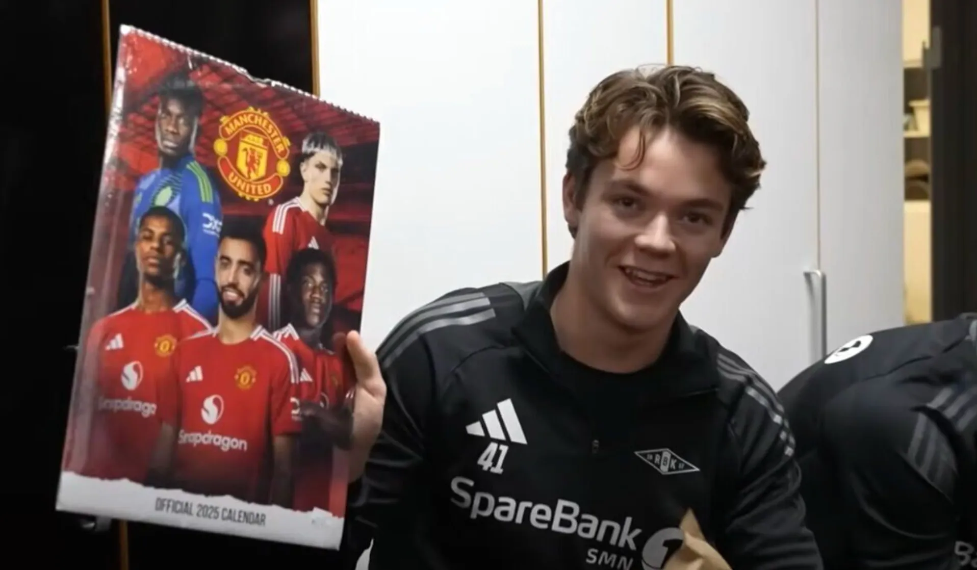 Norwegian 'generational' star gives nod to United move with photo