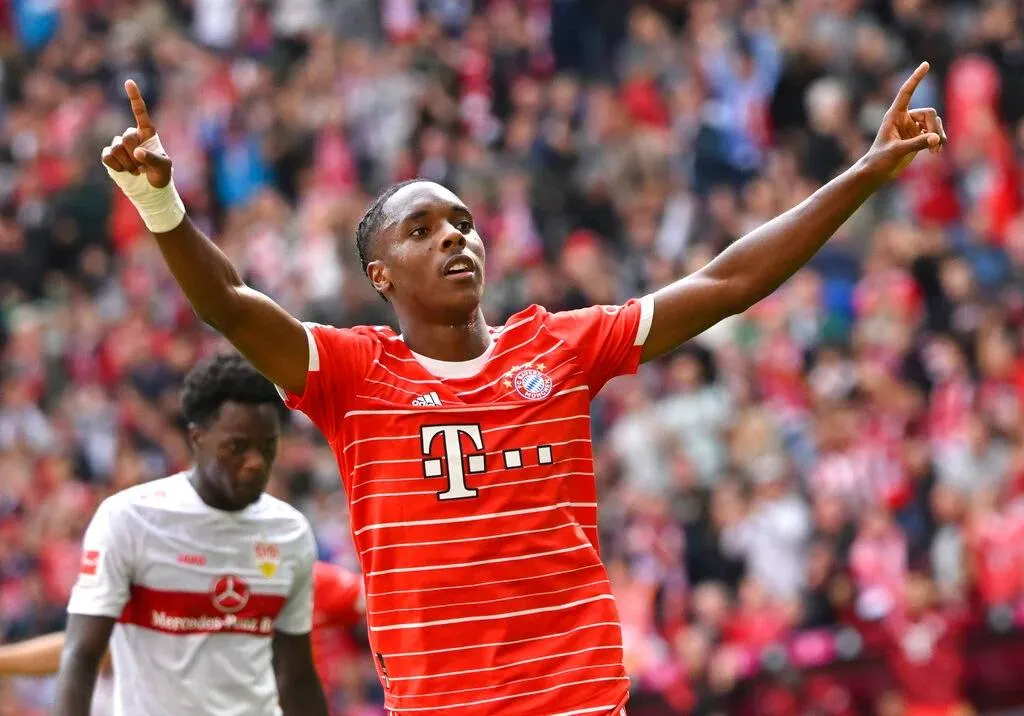 Man Utd try to derail Spurs' move for Bayern star with bid for striker