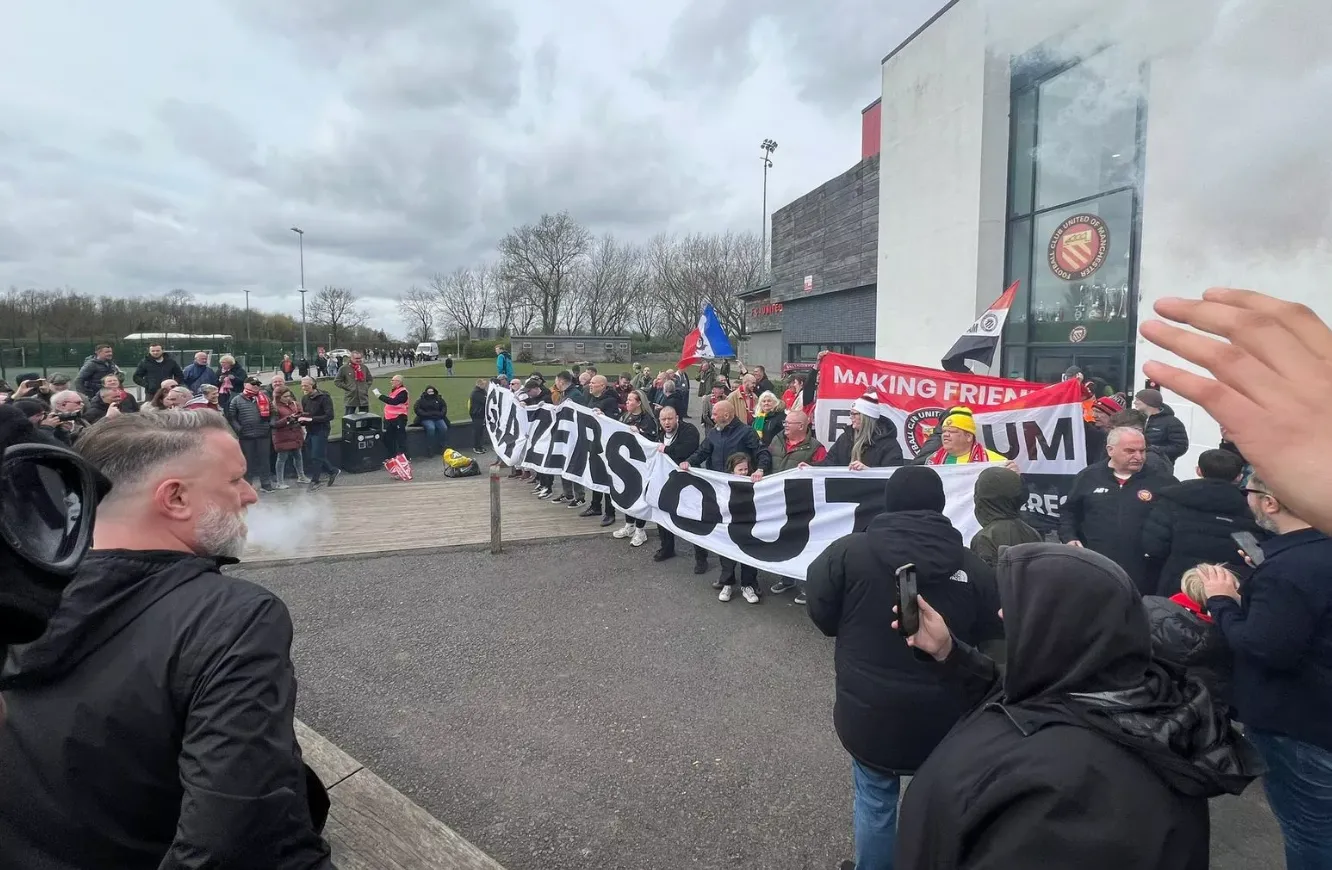 Man United fans unite in anti-Glazer protest on bigger scale