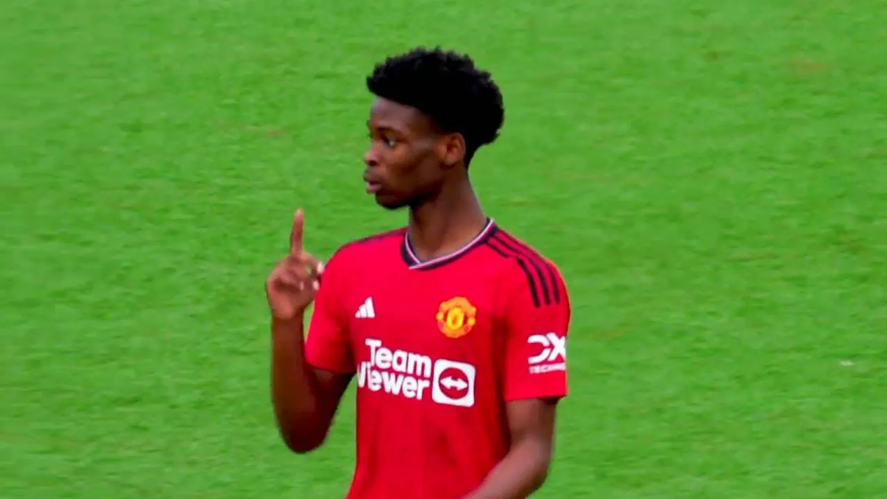 Man Utd youth star catches Amorim's eye ahead of Manchester derby with six goal haul