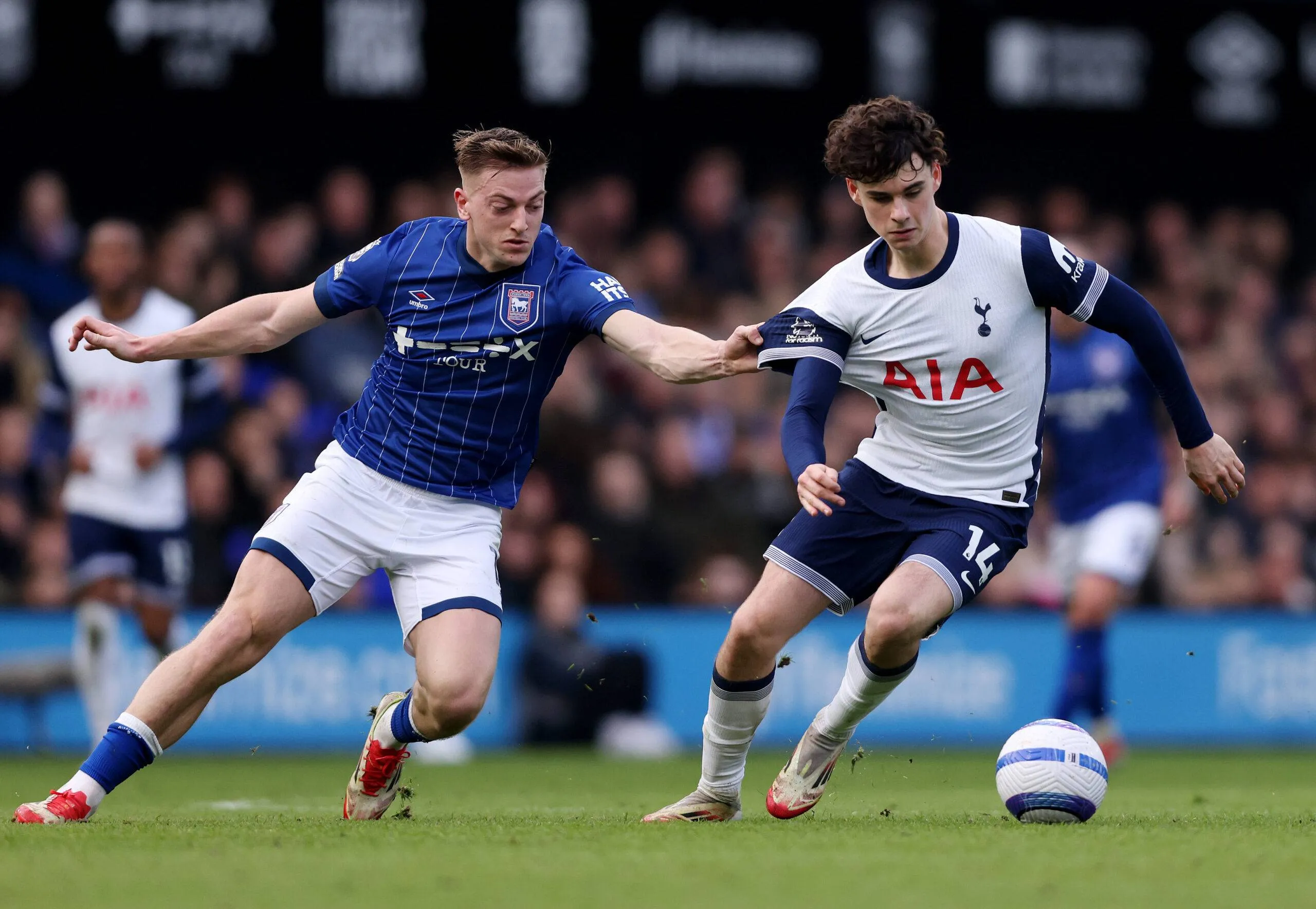Man Utd told striker 'prefers Reds over Chelsea' and has been 'won over by Amorim vision'