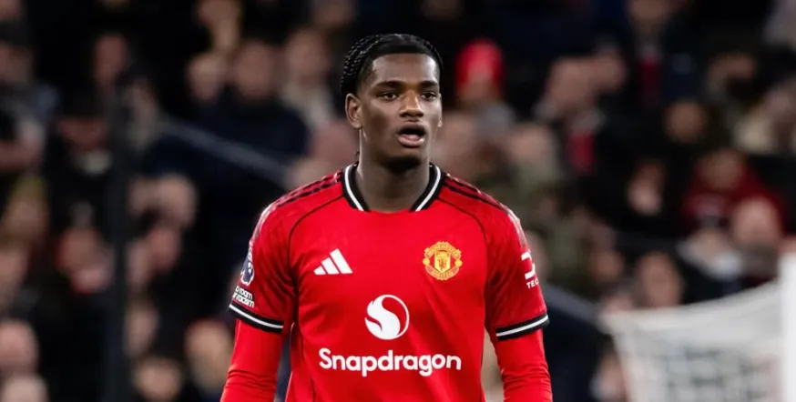 Ayden Heaven praises one person for help after being named Man Utd's Player of the Month