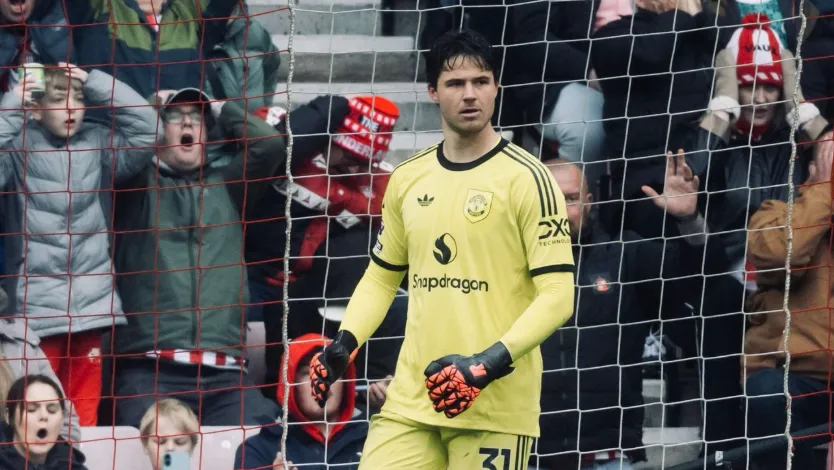 Man Utd keeper Senne Lammens