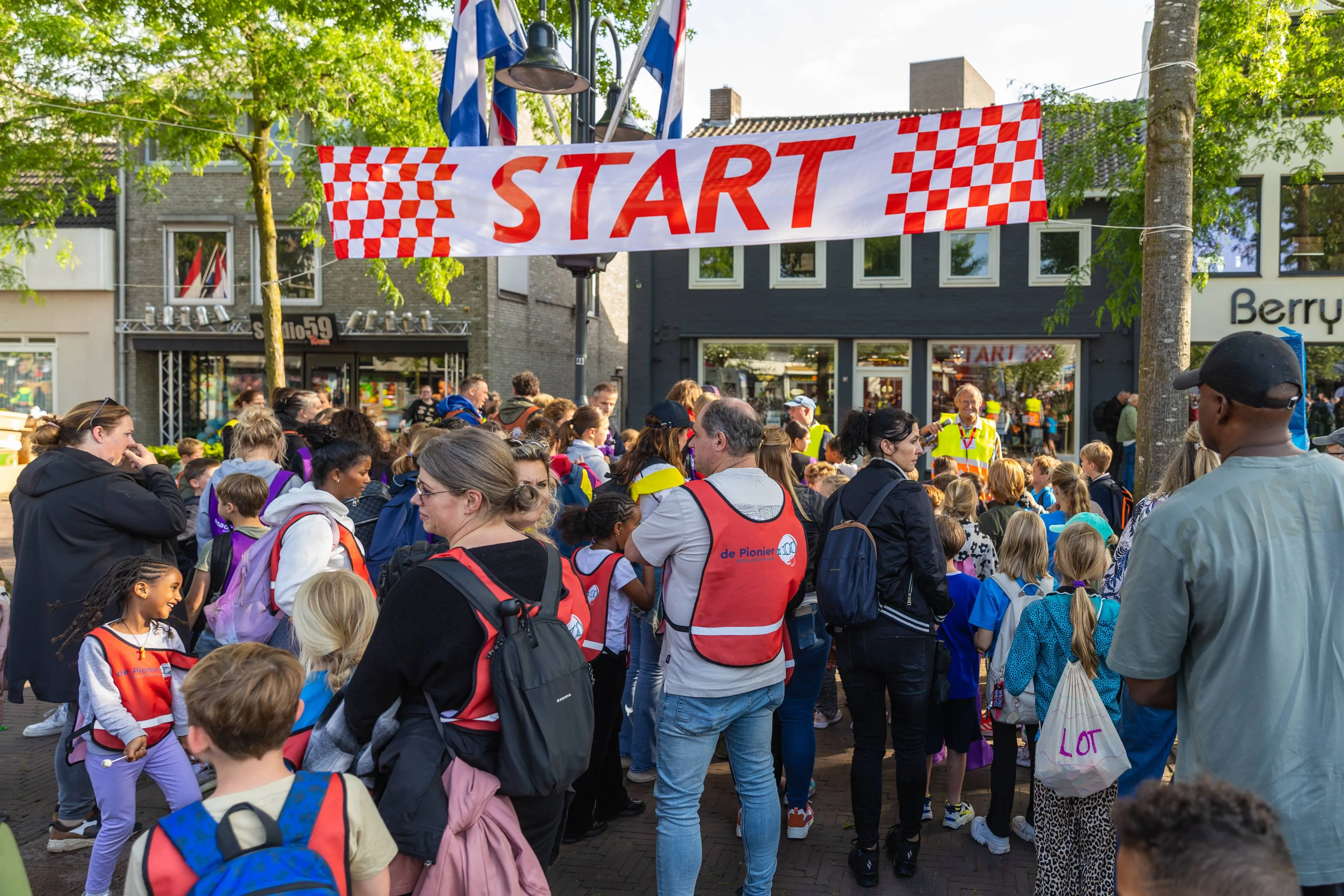 2025 06 10 avondvierdaagse veghel 17jpg