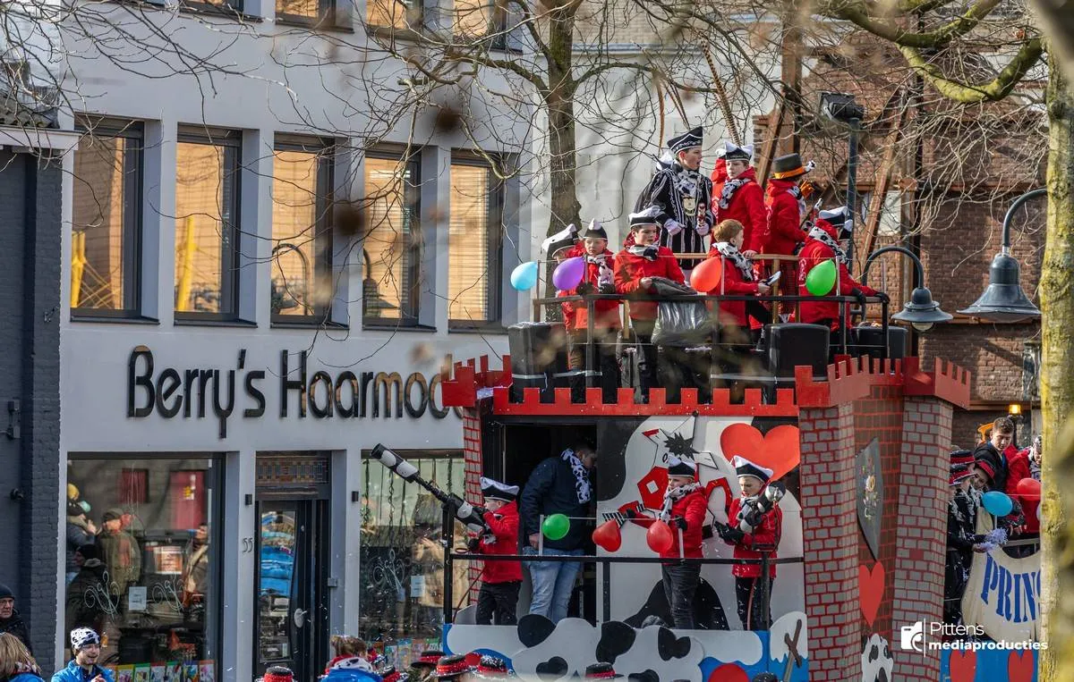 14-02-2026 jeugd optocht Kuussegat 2026-10