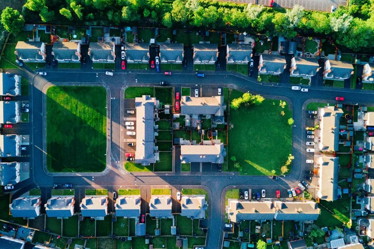 pexels-kelly-2898856