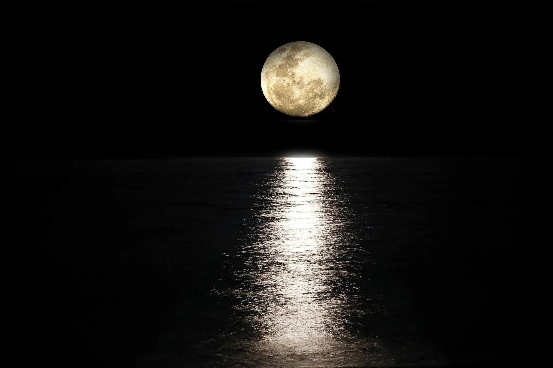 moon g101e960a6 1920