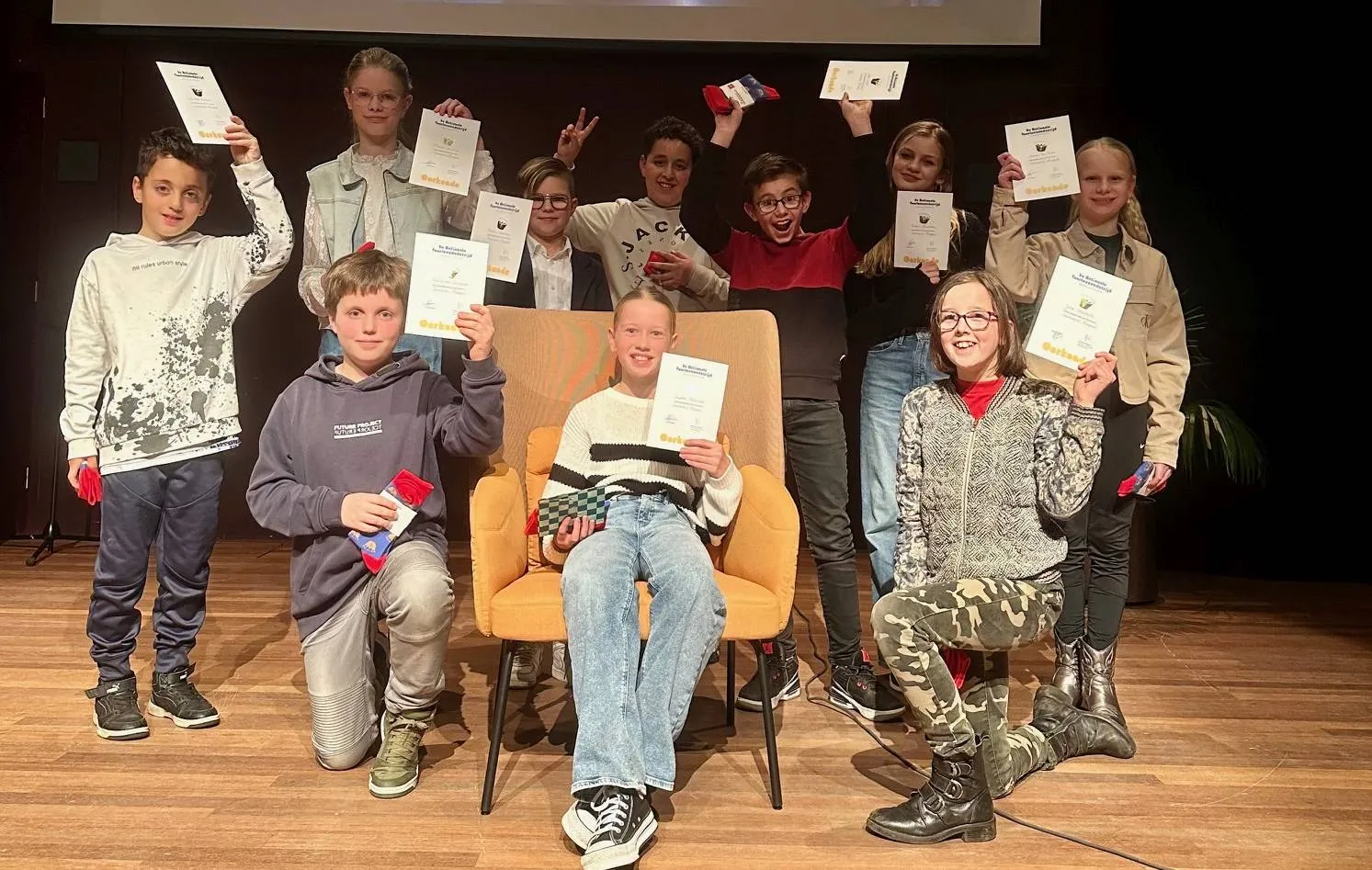 Sophie Henderiks wint de voorleeswedstrijd gemeente Meppel