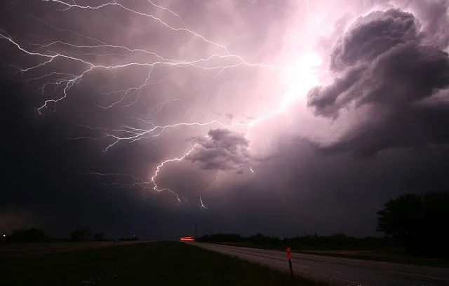 lightning 1056419 640