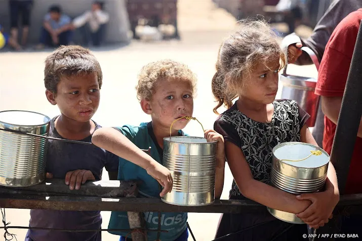 amsterdam wil opnieuw miljoen aan rode kruis geven voor hulp gaza