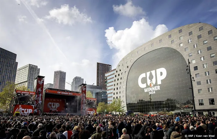 feyenoord in centrum rotterdam gehuldigd voor winst knvb beker