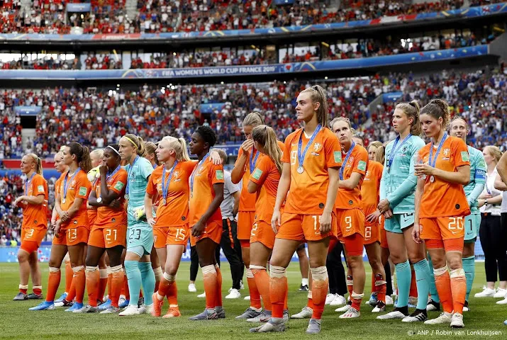 Onrust bij Oranjevrouwen richting EK: "Als je zo speelt, ben je kansloos”