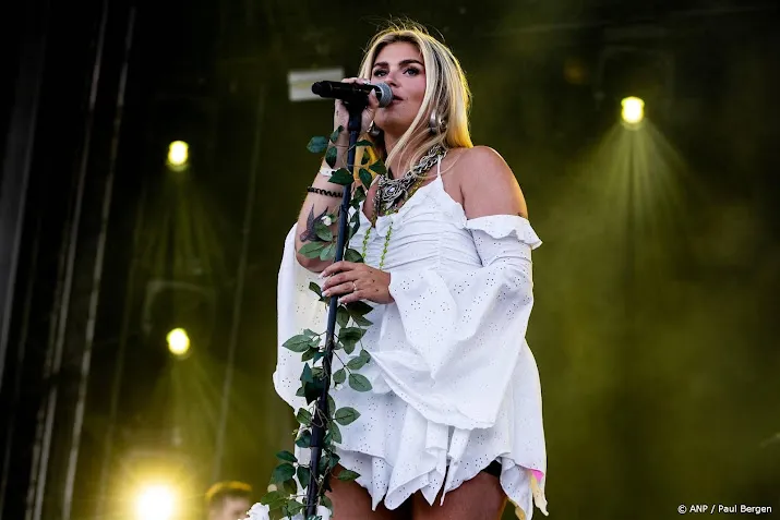 Roxeanne Hazes viert kerst met broertje André