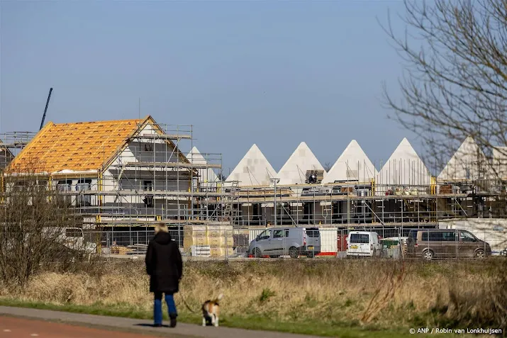 Deal woontop: sneller en meer bouwen, eis betaalbare bouw blijft