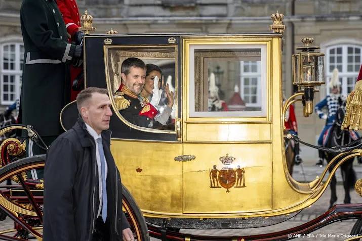 Frederik en Mary in 'prestigieuste koets' naar receptie
