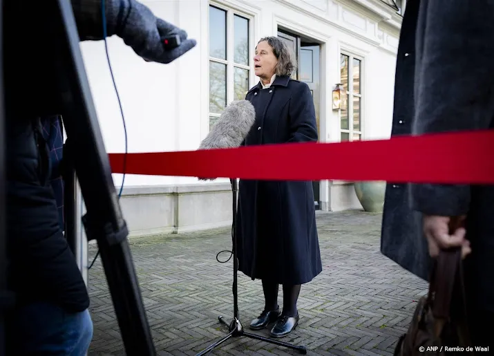 Faber verwacht met nieuwe staf betere samenwerking met Kamer