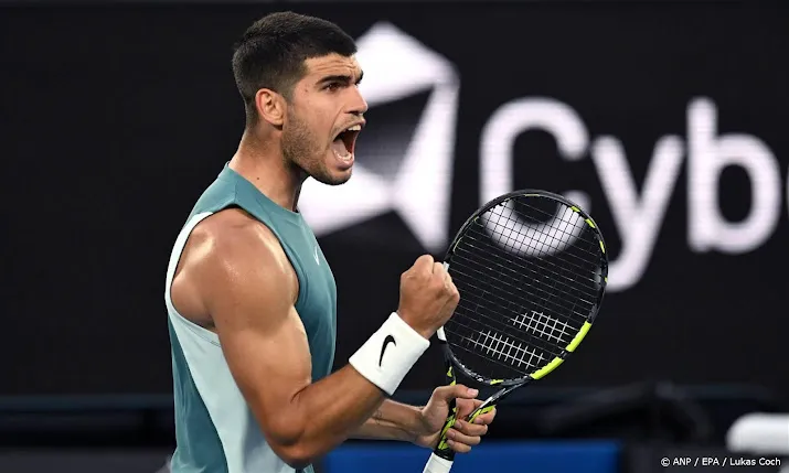 Alcaraz overtuigend naar tweede ronde Australian Open