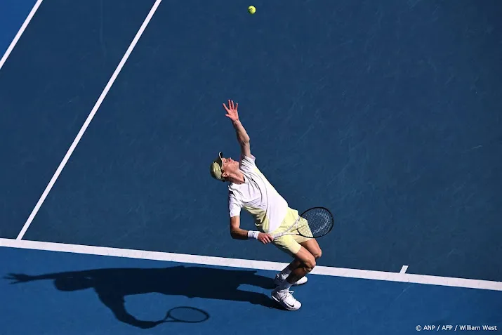 Titelverdediger Sinner moeizaam naar kwartfinale Australian Open