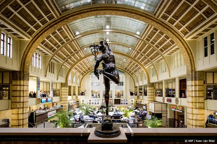 AEX-index koerst af op licht lager begin na inauguratie Trump