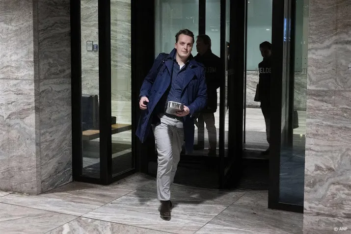 Serie over mondkapjesdeal Van Lienden op dag van uitspraak op tv