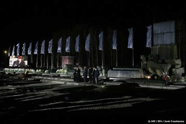 Overlevenden en prominenten bij 80e Auschwitz-herdenking