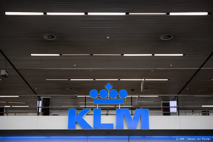 KLM schrapt 250 kantoorbanen, sluit gedwongen ontslagen niet uit