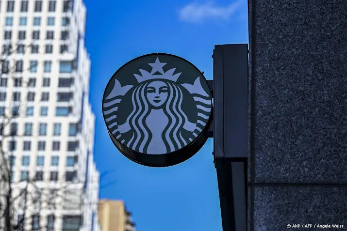 Topman Starbucks ziet verbeteringen bij worstelende koffieketen
