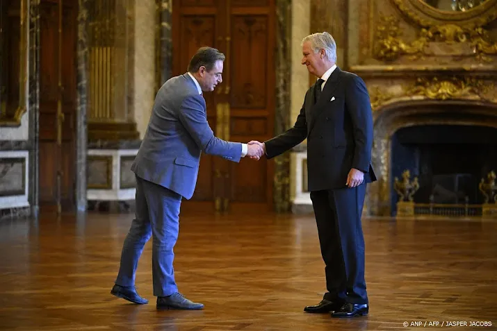 Belgische ministersploeg legt eed af bij koning Filip