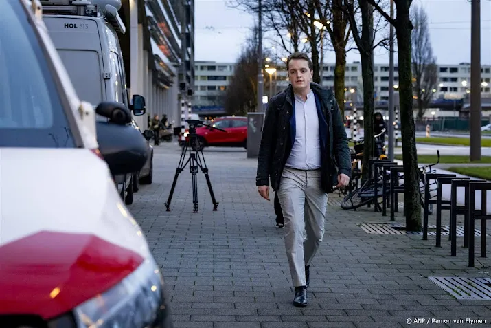 Rechtbank: Van Lienden moet miljoenenwinst mondkapjes terugbetalen 