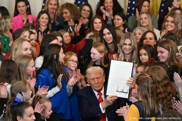 Trump tekent decreet dat transgenders uit vrouwensport moet weren