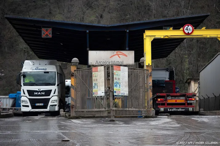 Staalconcern ArcelorMittal uitblinker in AEX, ING licht lager