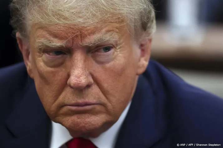 Trump beperkt toegang tegenstanders tot overheidsgebouwen 