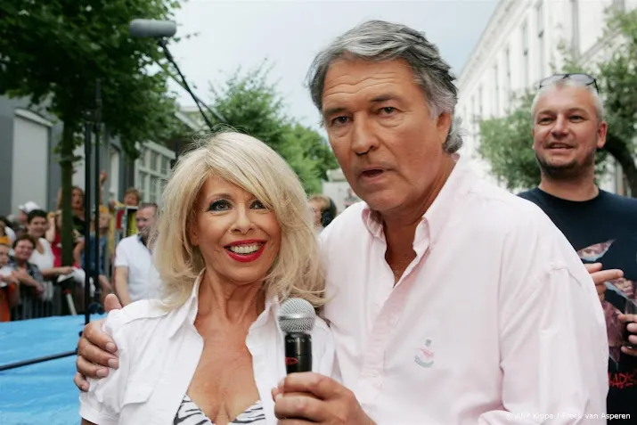 Bonnie St. Claire houdt Ron Brandsteder voor altijd in hart