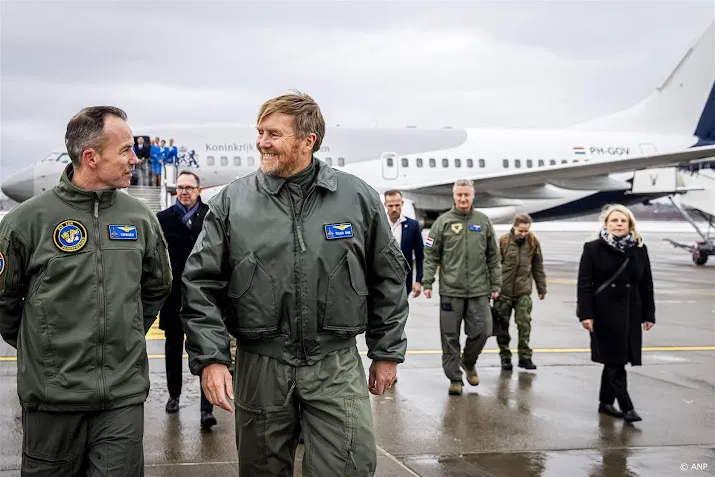 Koning bezoekt Koninklijke Luchtmacht in Estland