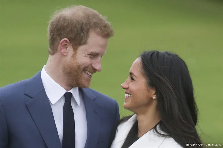 Meghan mist haar valentijn en is 'ongelooflijk trots' op Harry