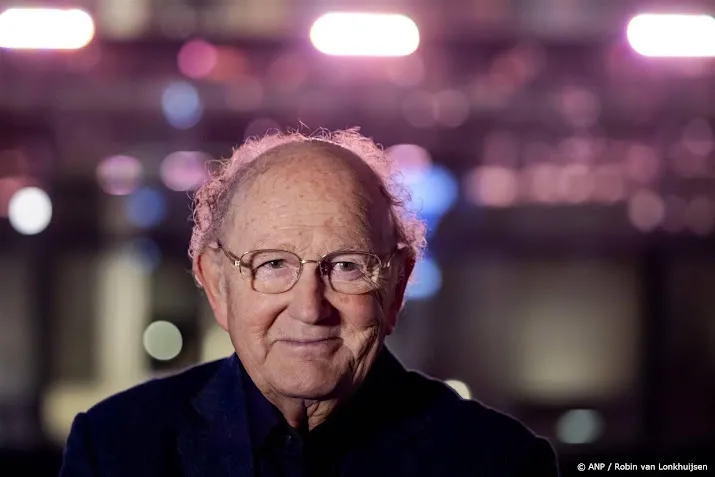 Paginagrote advertentie Joop van den Ende: bescherm de media