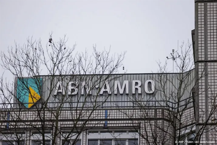 Banken en verzekeraars beperken verlies AEX, chipbedrijven omlaag