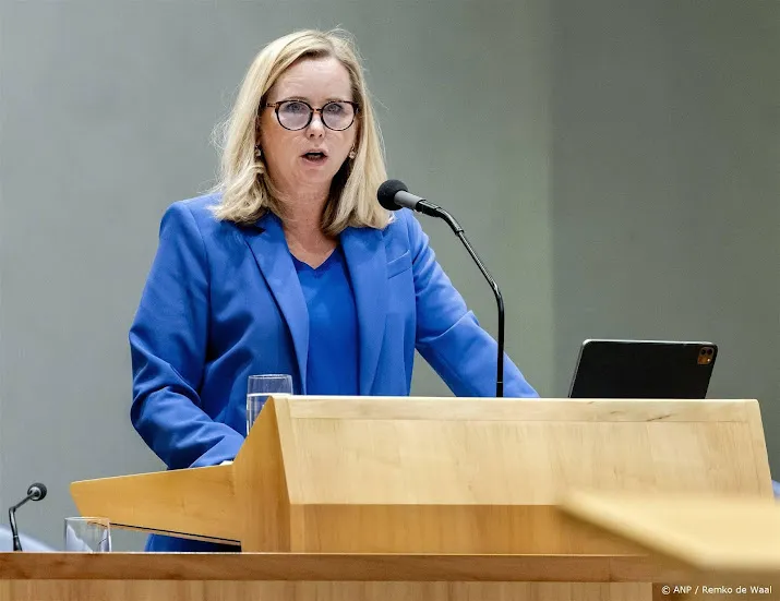 Klever schrapt steun aan vrouwen, onderwijs en klimaat