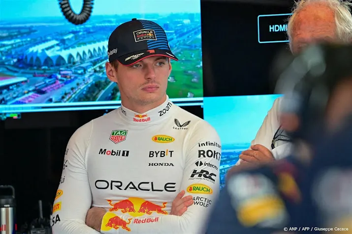 Verstappen rijdt eerste rondjes in nieuwe RB21