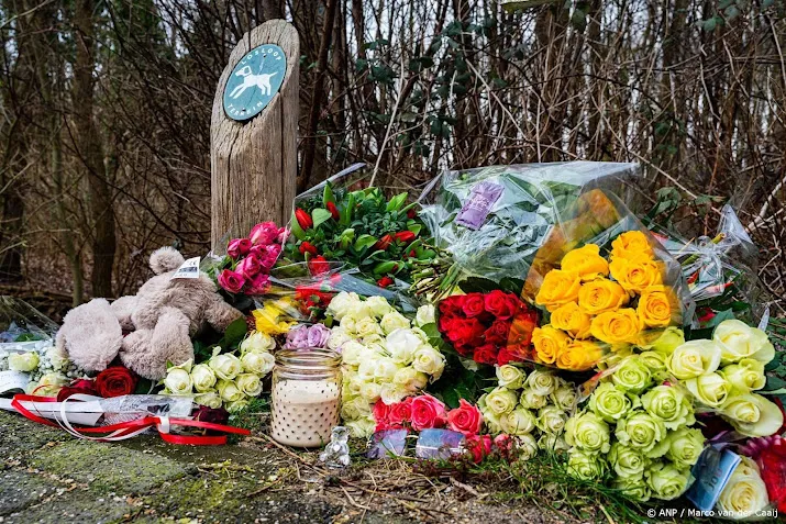 Buurtbijeenkomst na steekpartij Schiedam waar jongen (13) omkwam