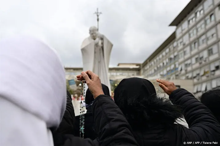 Vaticaan meldt opnieuw rustige nacht voor zieke paus