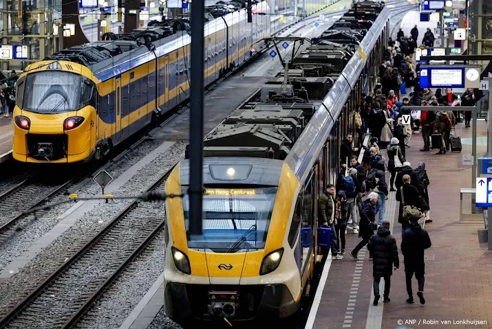 Treinreiziger vaker te laat, NS haalt stiptheidseis overheid nipt