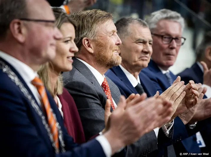 Koning moedigt atleten aan op EK indooratletiek